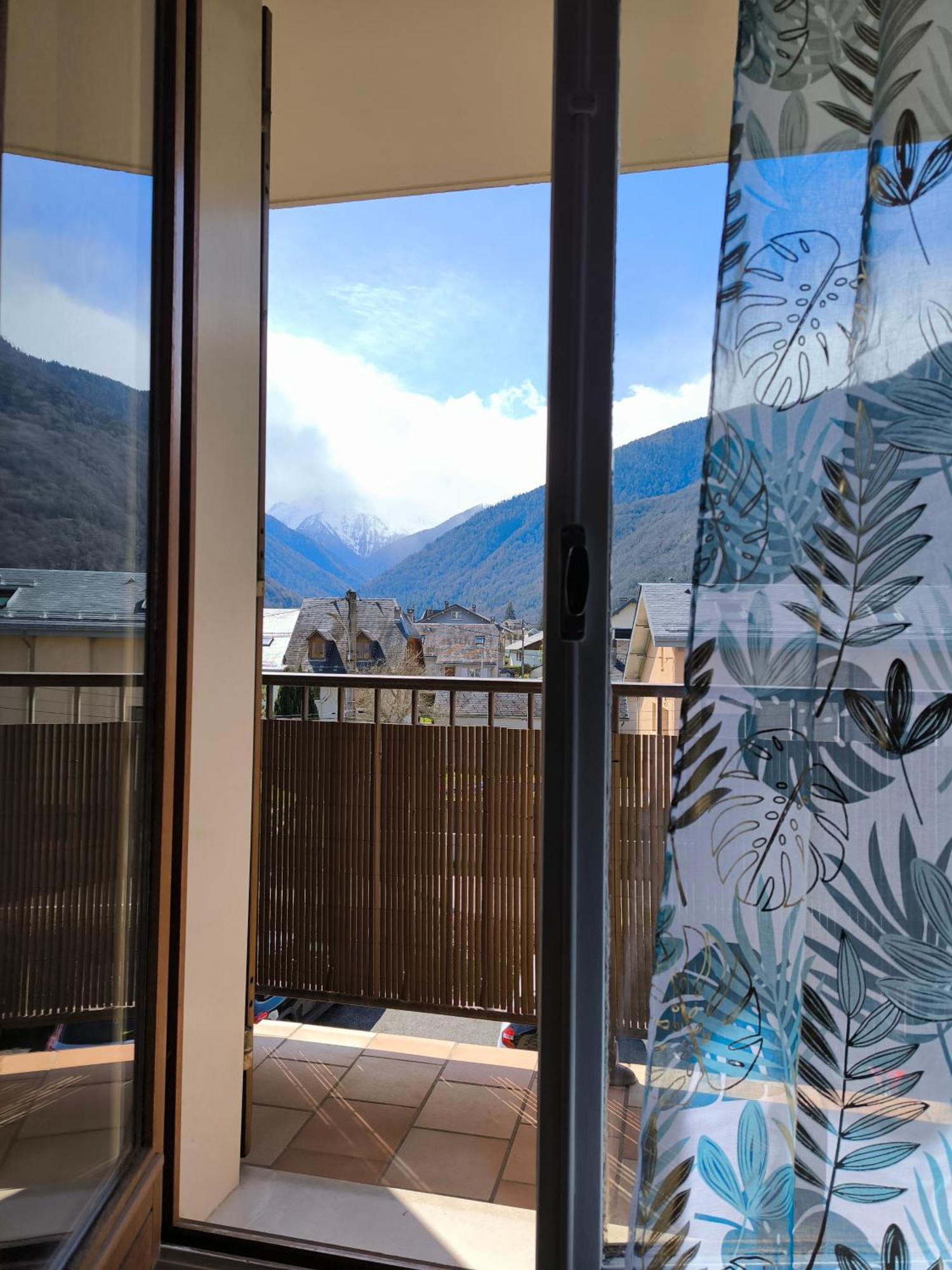 Appartement Vert Tendre Face A La Montagne Bagneres-de-Luchon Экстерьер фото